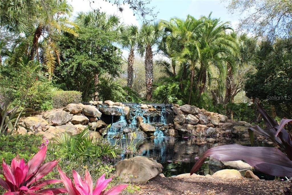 BahamaBay Entrance Fountain thumbnail